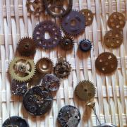 gears and watch movements for steampunkness thumbnail